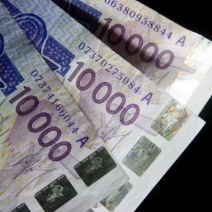 Billets-devises-banque-Business3